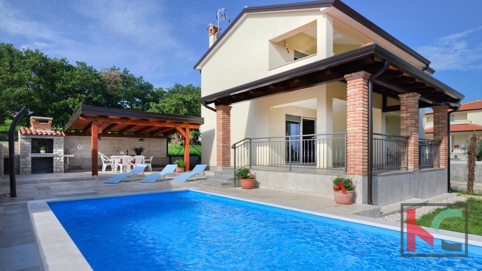 Istra, Poreč okolica, vila s bazenom 160 m2 na mirnoj lokaciji, #prodaja