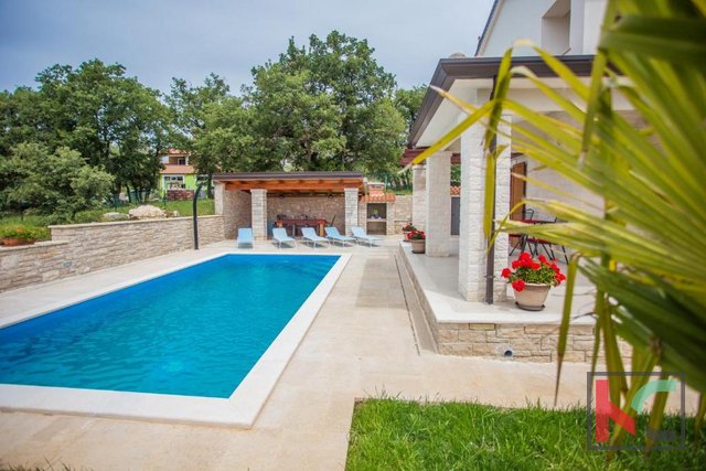 Istra, okolica Poreča, vila z bazenom 180 m2 na mirni lokaciji, #prodaja