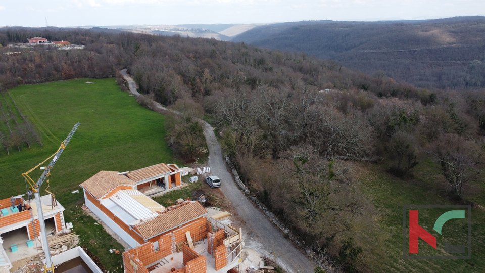 Istra, Tinjan, kamena prizemna vila u izgradnji 170m2, #prodaja