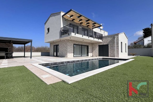 Istria, Sveti Lovreč, modern villa with pool #sale