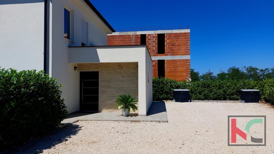 Istria, zona di Parenzo, villa a basso consumo energetico 117 m2 con piscina e vista mare, #vendita