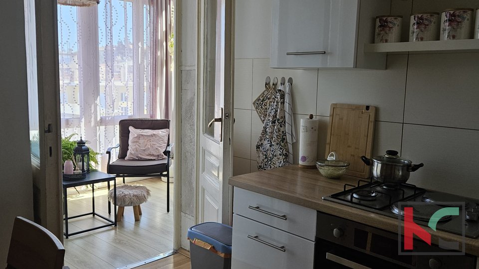 Pula, apartment in the center 98.88 m2 with closed loggia #sale