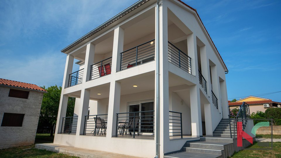 Liznjan, Villa mit zwei großen Wohnungen mit einer Gesamtwohnfläche von 326,50m2 #Verkauf