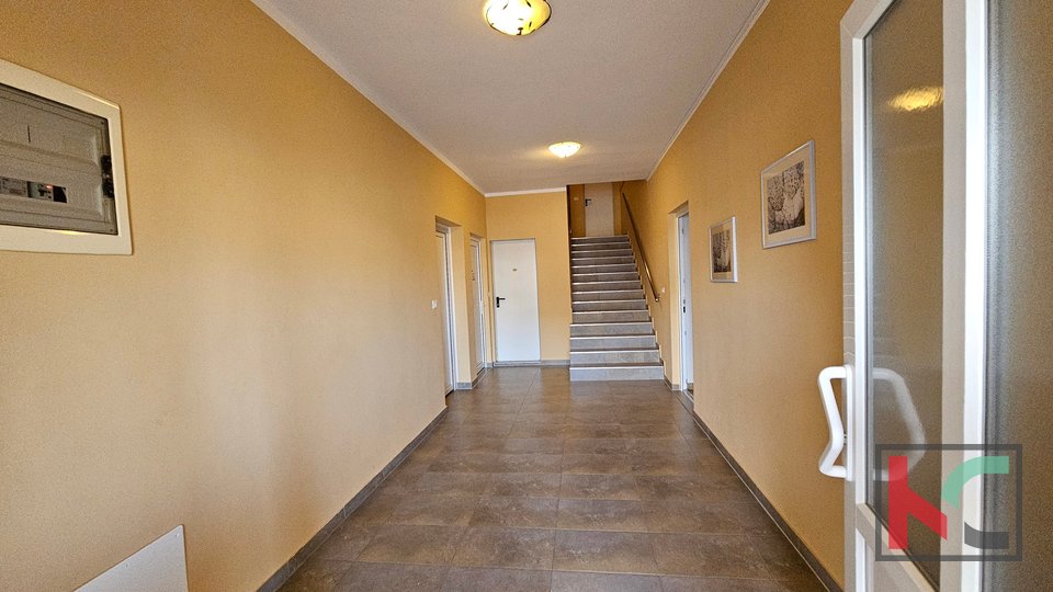 Istra, Fažana, Valbandon, moderno namješten stan 88,23 m2 sa tri spavaće sobe i dvije kupaonice, #prodaja