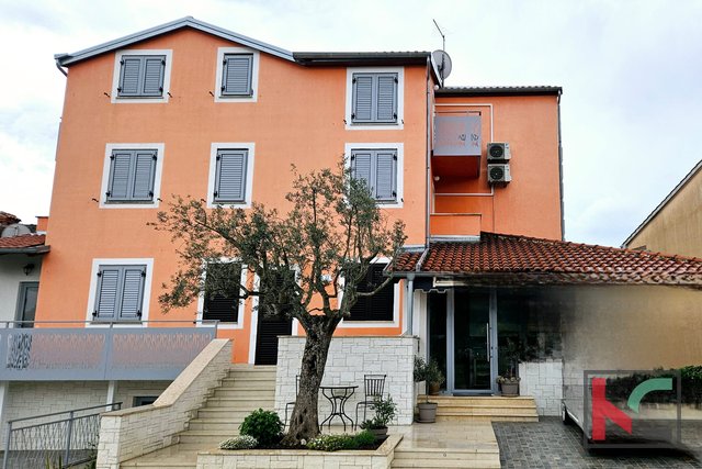 Istria, Rovinj, house with 10 rooms, 3 apartments and a restaurant with a view of the old town #sale