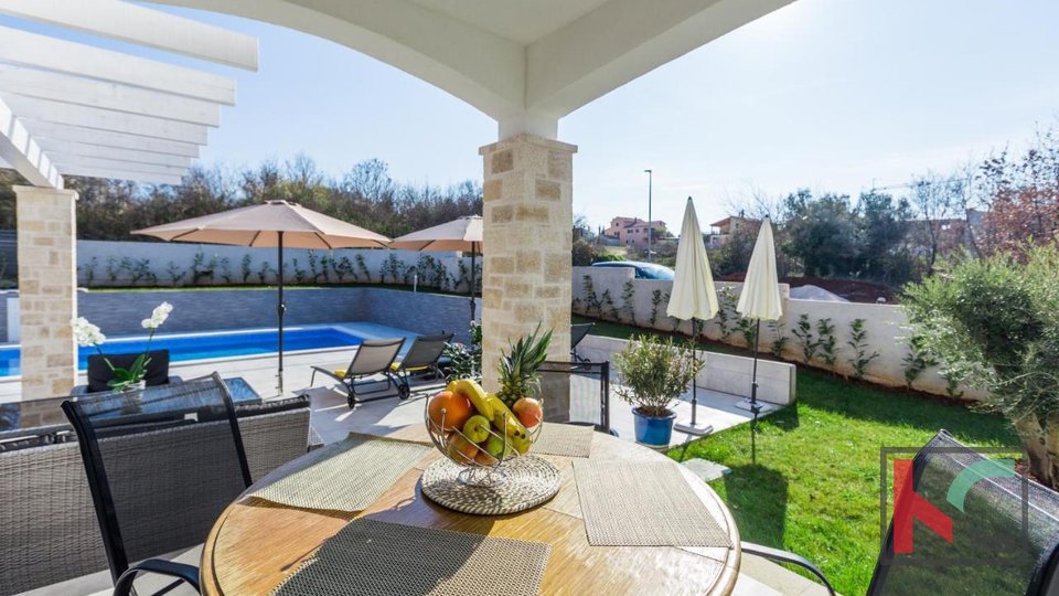Istria, Tar, casa vacanza con piscina vicino alla citta di Parenzo, #vendita