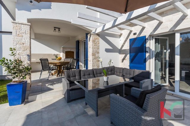Istria, Tar, casa vacanza con piscina vicino alla citta di Parenzo, #vendita