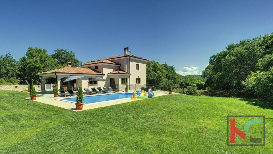 Elegante villa nel villaggio di Rovigno, #vendita