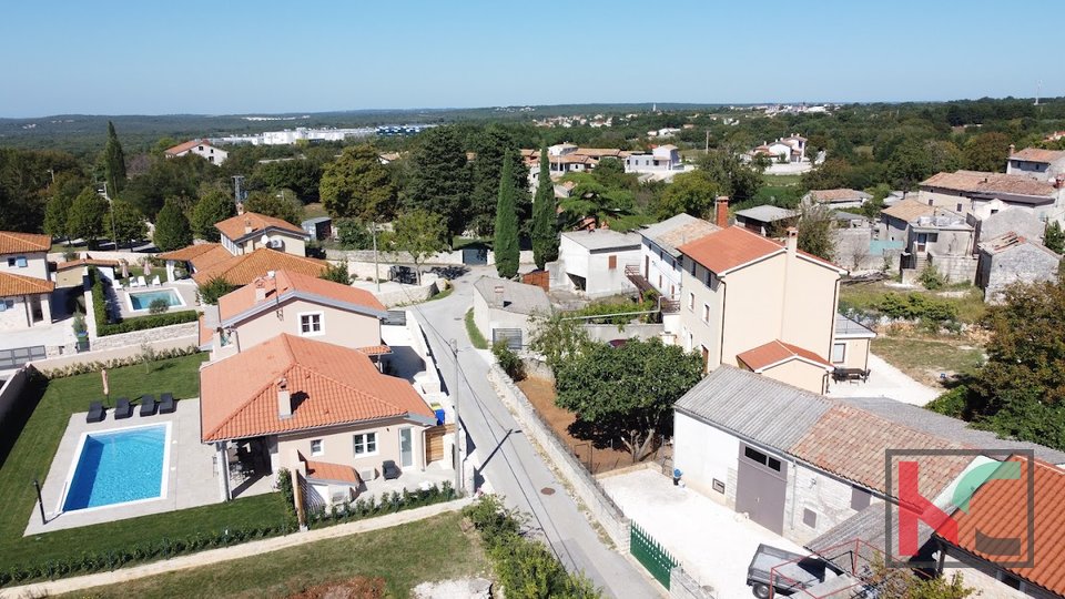 Istra, Kanfanar, samostojeća pametna kuća od 186m2 sa zasebnim apartmanom i bazenom #prodaja