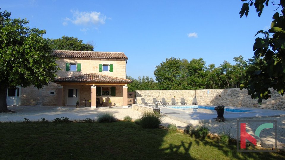 Istria, Gimino, casa indipendente con piscina di 120m2 e ampio giardino di 100m2 #vendita