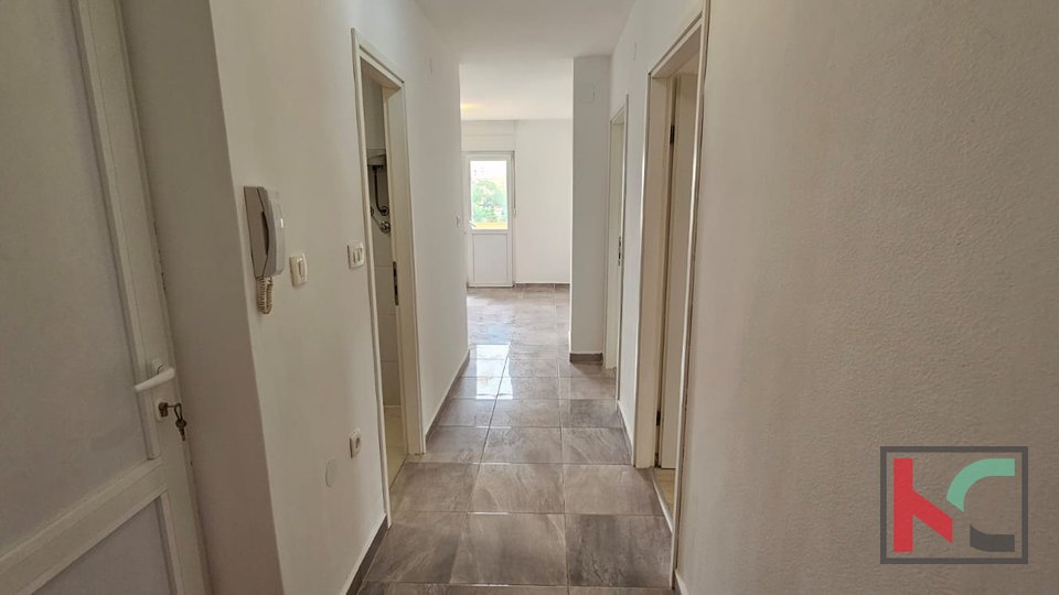 Istria, Pola, Valkane, appartamento 51,72 m2 con garage, in ottima posizione, 300 m dal mare, #vendita