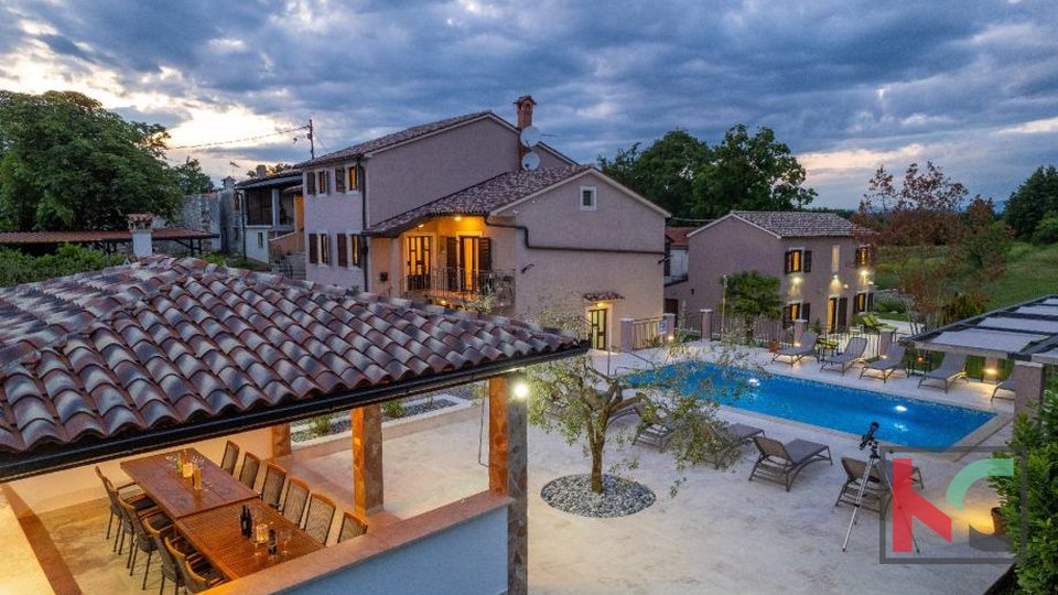 Pićan, #vendita 3 ville con piscina e campo da tennis su un terreno di 5000 m2