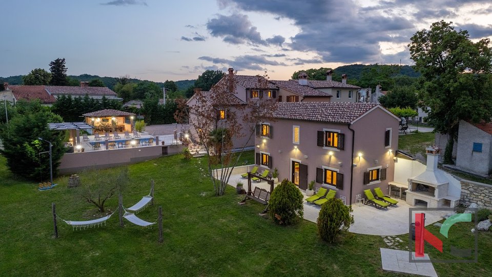 Pićan, 3 Villen mit Schwimmbad und Tennisplatz auf einem Grundstück von 5000 m2 #verkauf