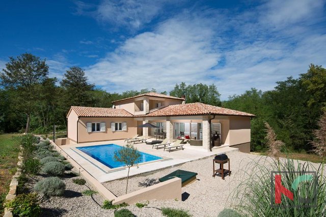 Istria, Labin, villa con piscina in zona appartata e terreno di 2000m2 #vendita