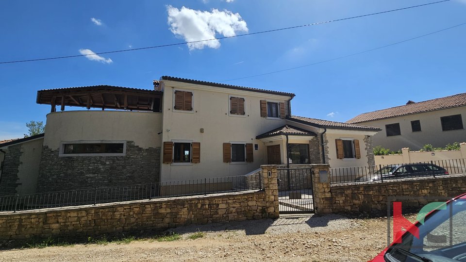 Žminj, lepa vila na samem z velikim vrtom, igriščem in bazenom na zemljišču 2350m2 #prodaja