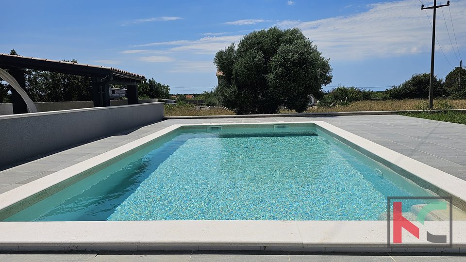 Istra, Vodnjan, pritličje 103 m2 z bazenom in vrtom, pogled na morje, #prodaja