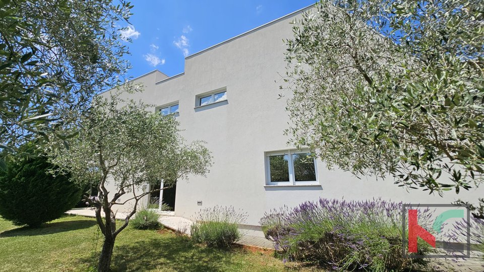 Istria, Žminj, modern villa with indoor and outdoor pool of 350m2 #sale