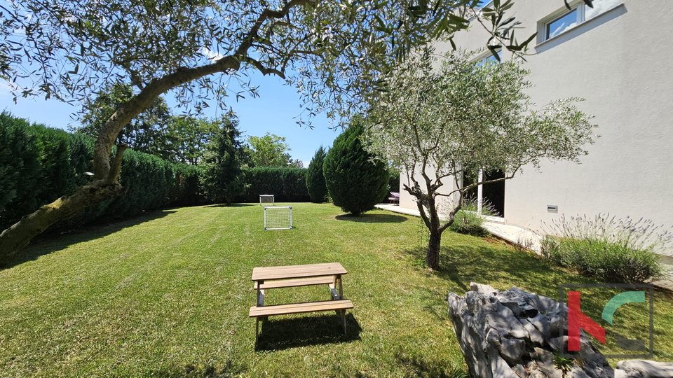 Istria, Žminj, modern villa with indoor and outdoor pool of 350m2 #sale