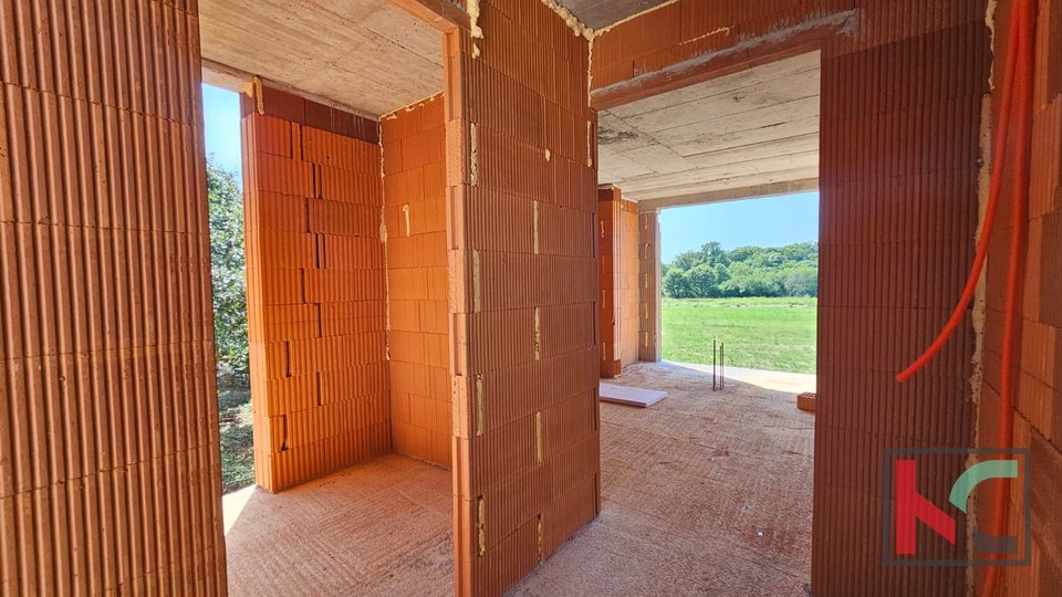 Istrien, Ližnjan, Valtura, Haus für Urlaub oder Wohnen in der Rohbauphase, ruhige Lage, freier Blick in die Natur. #Verkauf