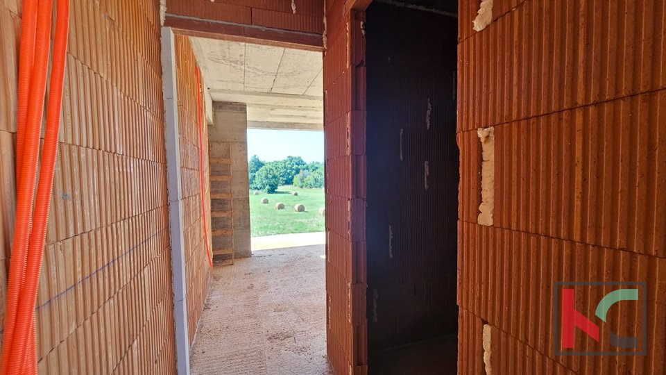 Istrien, Ližnjan, Valtura, Haus für Urlaub oder Wohnen in der Rohbauphase, ruhige Lage, freier Blick in die Natur. #Verkauf