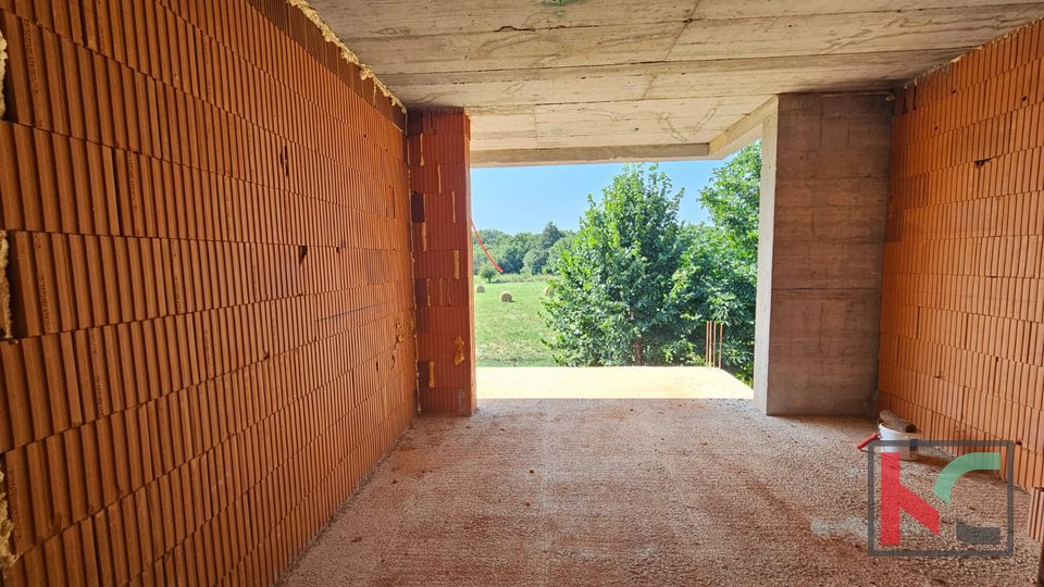 Istrien, Ližnjan, Valtura, Haus für Urlaub oder Wohnen in der Rohbauphase, ruhige Lage, freier Blick in die Natur. #Verkauf