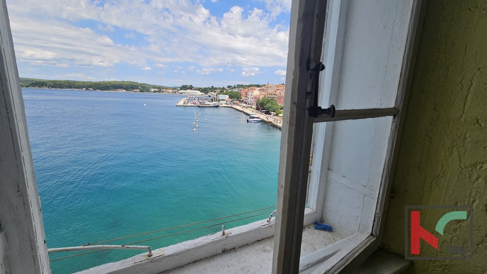 Rovinj, eine Wohnung in perfekter Lage direkt am Meer mit Meerblick #Verkauf