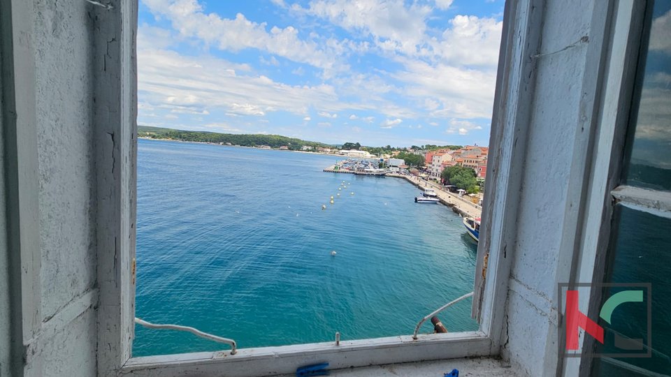 Rovinj, eine Wohnung in perfekter Lage direkt am Meer mit Meerblick #Verkauf