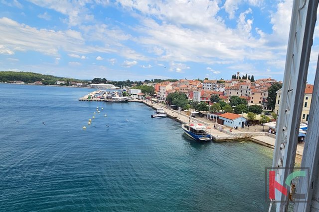 Rovinj, an apartment in a perfect location right next to the sea with a sea view #sale