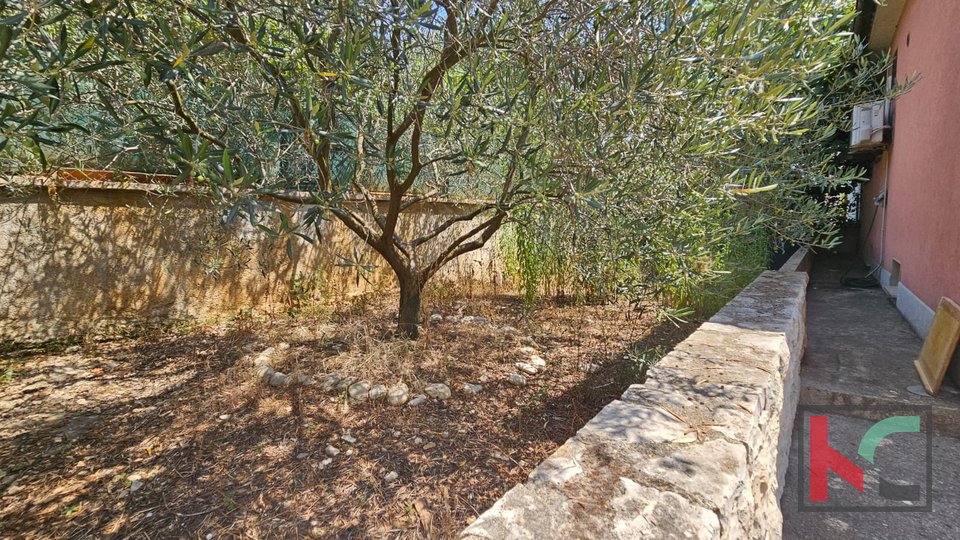 Istria, Pula, Gregovica, house with garden, garage, near the city center, #sale