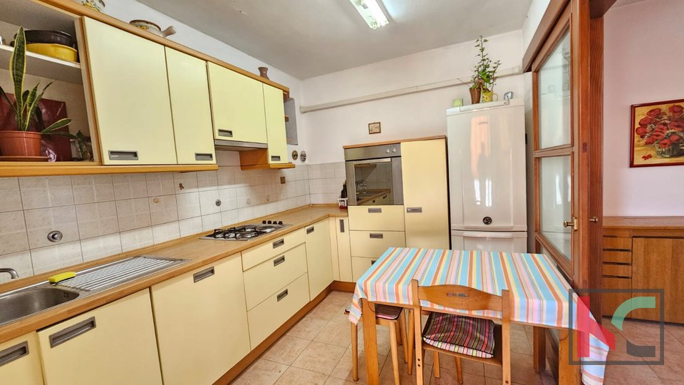 Istria, Pola, Gregovica, casa con giardino, garage, vicino al centro città, #vendita