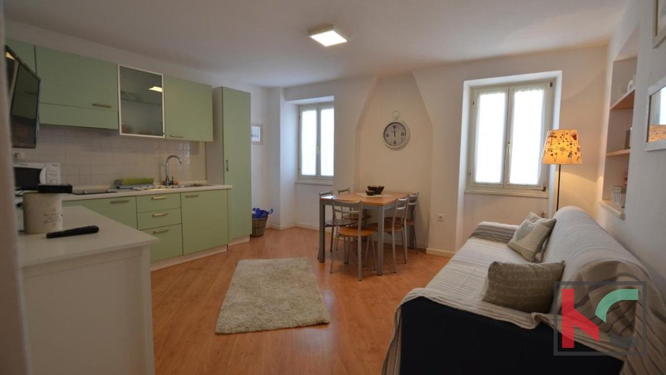 Istrien, Rovinj Wohnung im Zentrum mit Meerblick, 1 Schlafzimmer + Badezimmer #Verkauf