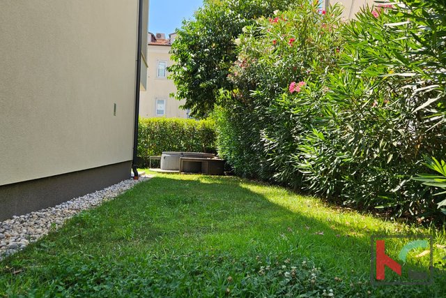 Rovinj, luxury apartment 100m from the sea with its own garden and garden, living area 127.50 m2 #sale