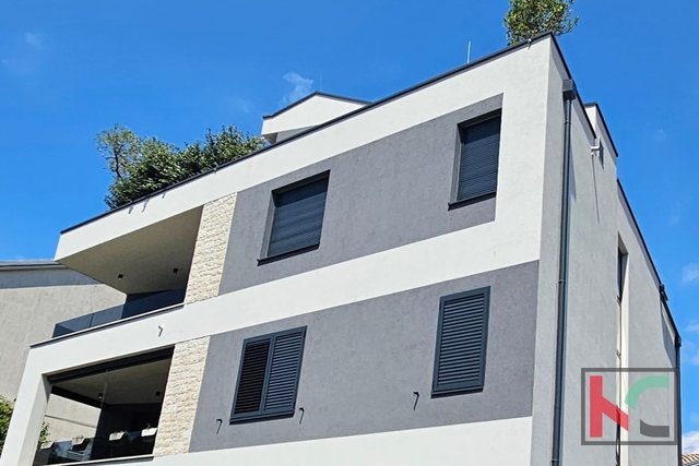 Rovinj, Luxusapartment 100 m vom Meer entfernt mit eigenem Garten und Garten, Wohnfläche 127,50 m2 #Verkauf