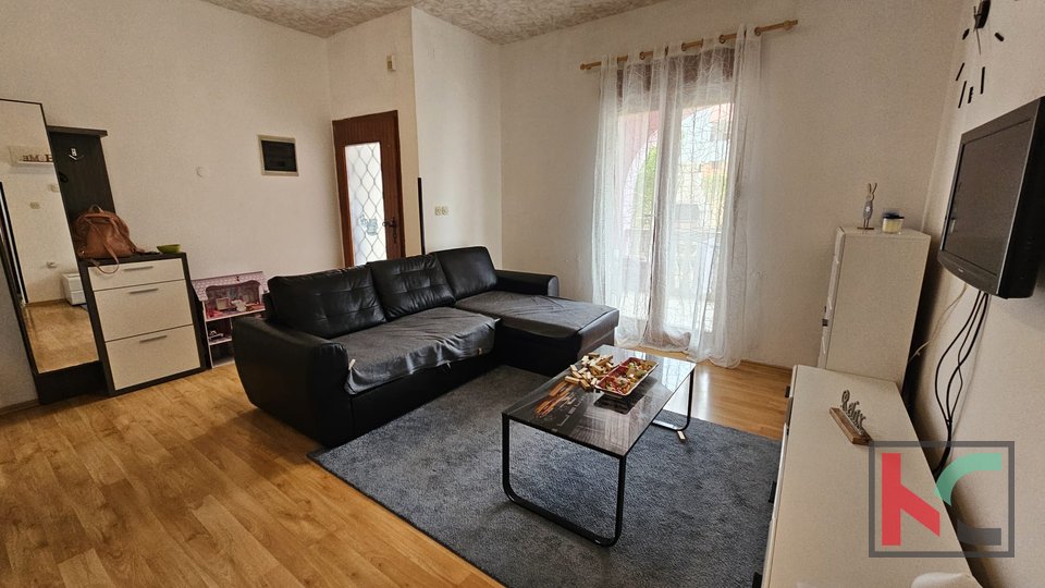 Istra, Volme, samostojna hiša z dvema apartmajema in velikim vrtom 316m2 #prodaja