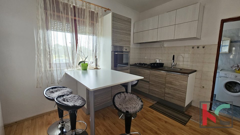 Istra, Volme, samostojna hiša z dvema apartmajema in velikim vrtom 316m2 #prodaja