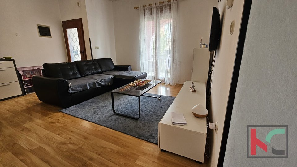 Istra, Volme, samostojna hiša z dvema apartmajema in velikim vrtom 316m2 #prodaja