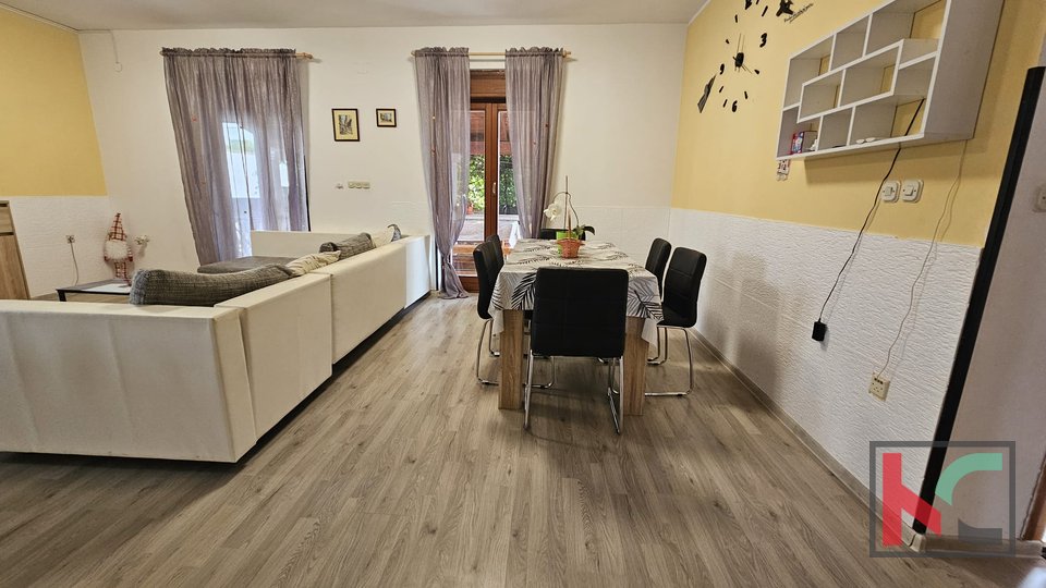 Istra, Volme, samostojna hiša z dvema apartmajema in velikim vrtom 316m2 #prodaja