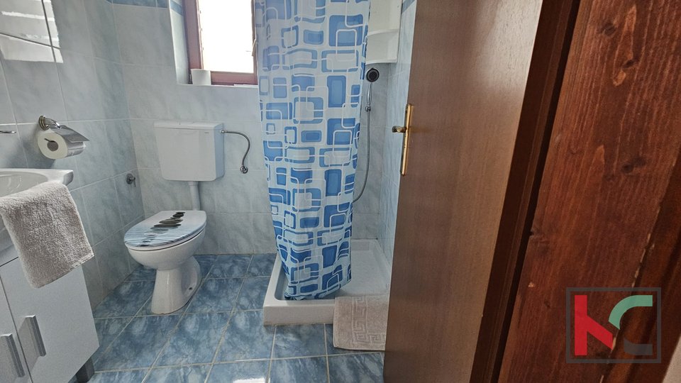 Istra, Volme, samostojna hiša z dvema apartmajema in velikim vrtom 316m2 #prodaja