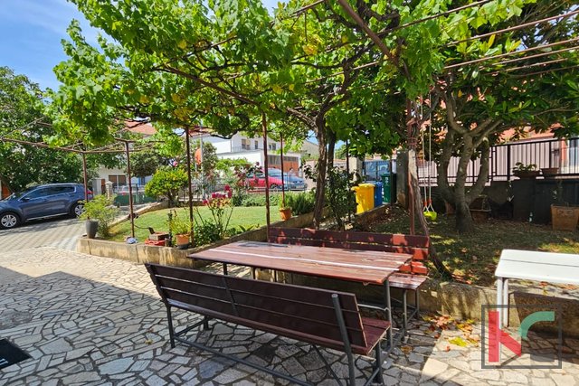 Istra, Pula, komforan obiteljski stan 3SS+DB 133,29m2 sa uređenom okućnicom, mirna lokacija, #prodaja
