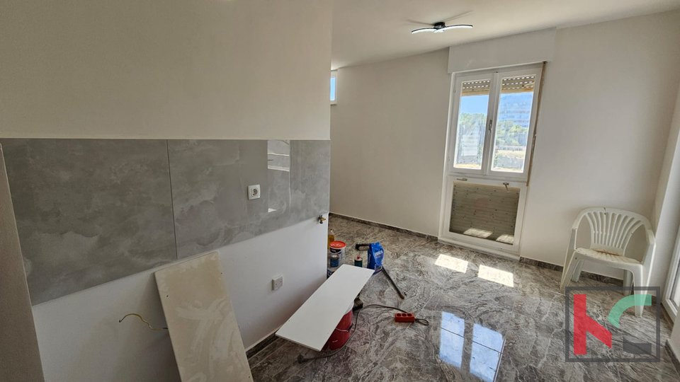 Pula, Vidikovac, Wohnung 59,26 m2 mit Terrasse und Aufzug in toller Lage