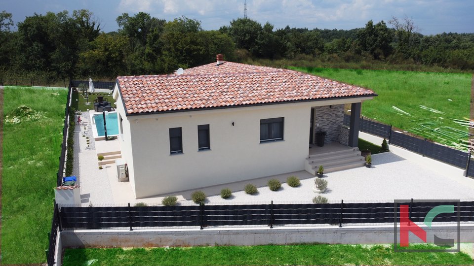 Istra, moderno opremljena villa na mirnoj lokaciji sa pogledom na Park prirode Učka, #prodaja