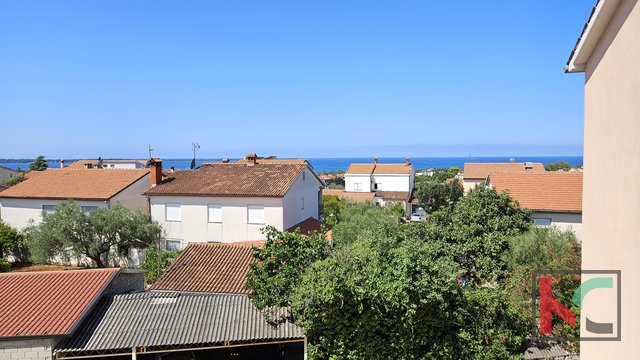 Istra - Peroj,  namješten dvoetažni stan sa pogledom na more, odlična lokacija @ prodaja