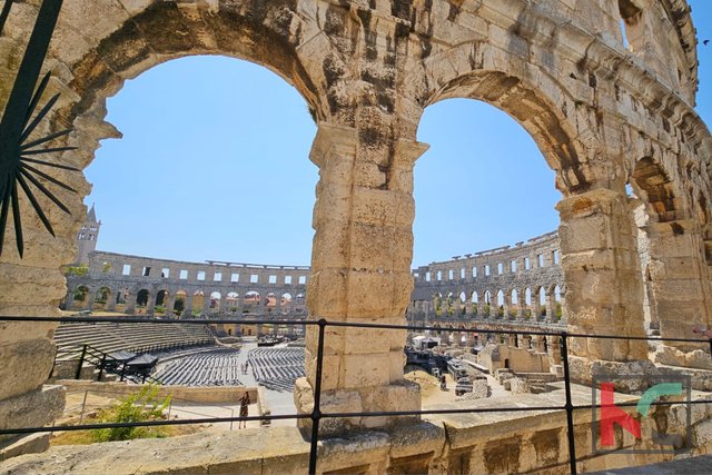 Pula, Arena, potpuno renovirani stan u blizini Arene 2SS+DB, 67m2 #prodaja