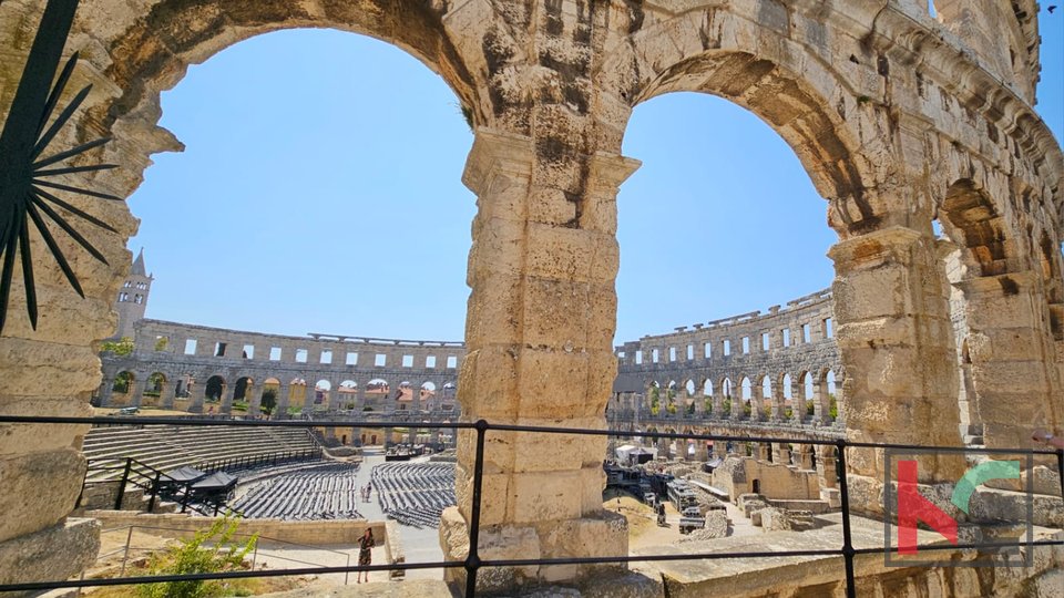 Pula, Arena, potpuno renovirani stan u blizini Arene 2SS+DB, 67m2 #prodaja