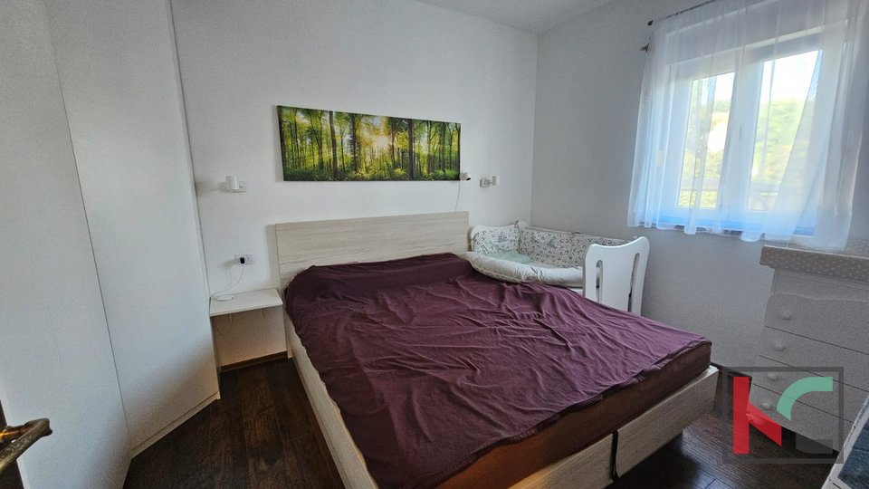 Rovinj, Wohnung im oberen Erdgeschoss 2SS+DB, Garage, Abstellraum und Stellplatz #Verkauf