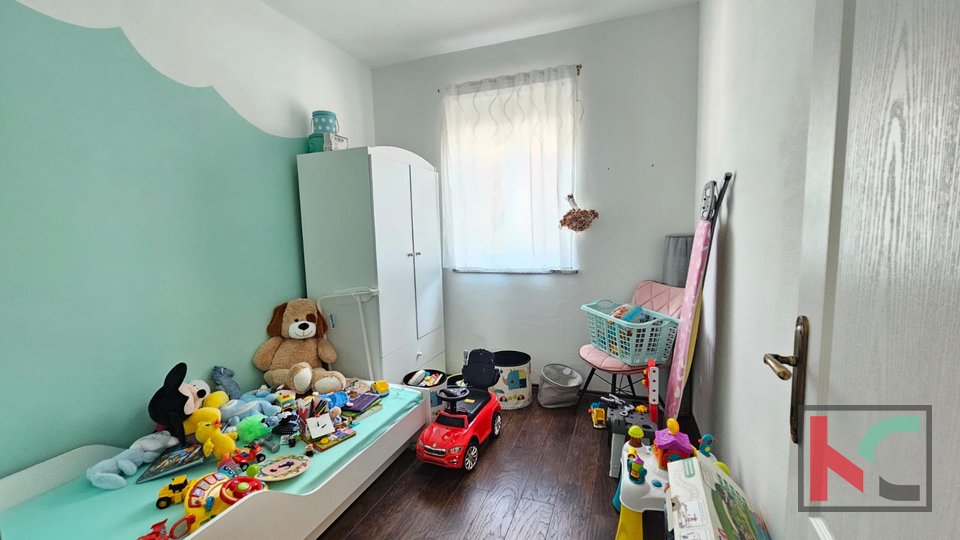 Rovinj, Wohnung im oberen Erdgeschoss 2SS+DB, Garage, Abstellraum und Stellplatz #Verkauf