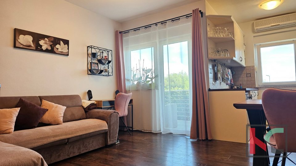 Rovinj, Wohnung im oberen Erdgeschoss 2SS+DB, Garage, Abstellraum und Stellplatz #Verkauf