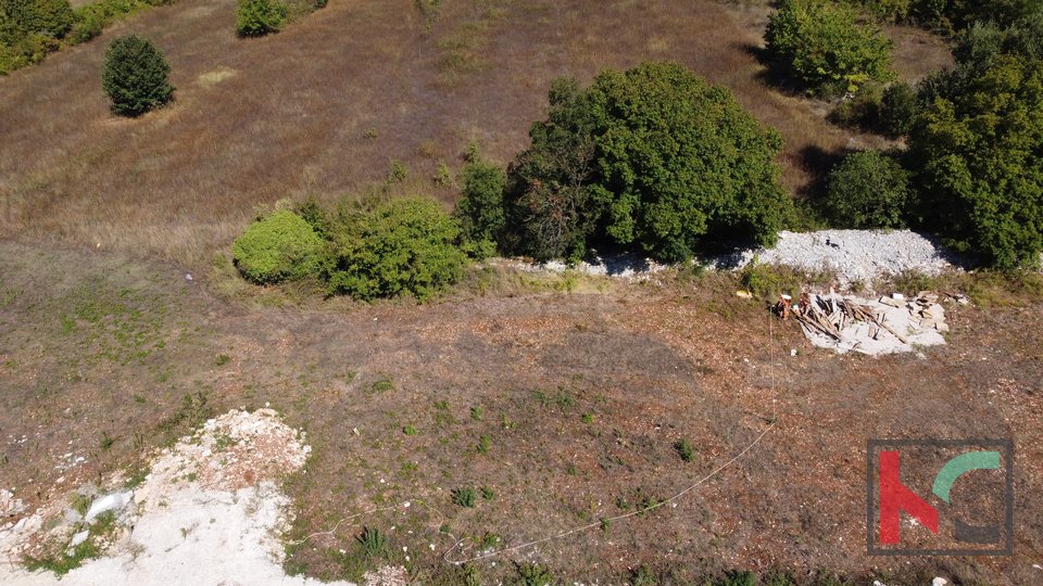 Istra, Svetvinčenat, gradbeno zemljišče 513 m2 z gradbenim dovoljenjem, #prodaja