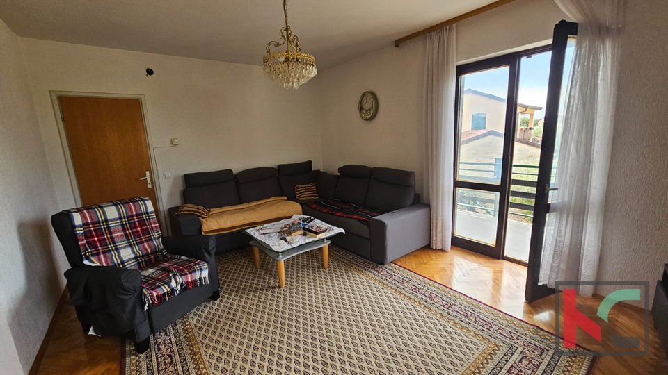 Istra, Poreč, samostojna hiša s tremi apartmaji in garažo, urejen vrt, blizu plaže, #prodaja