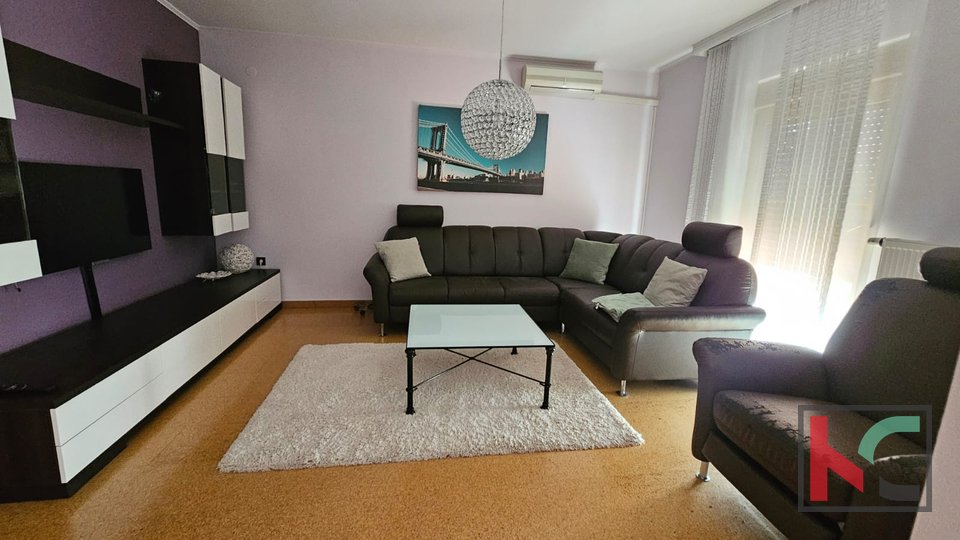 Pula, Nova Veruda, hiša s tremi apartmaji in vrtom 332 m2 #prodaja